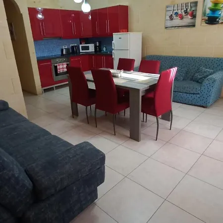 Apartment With Pool